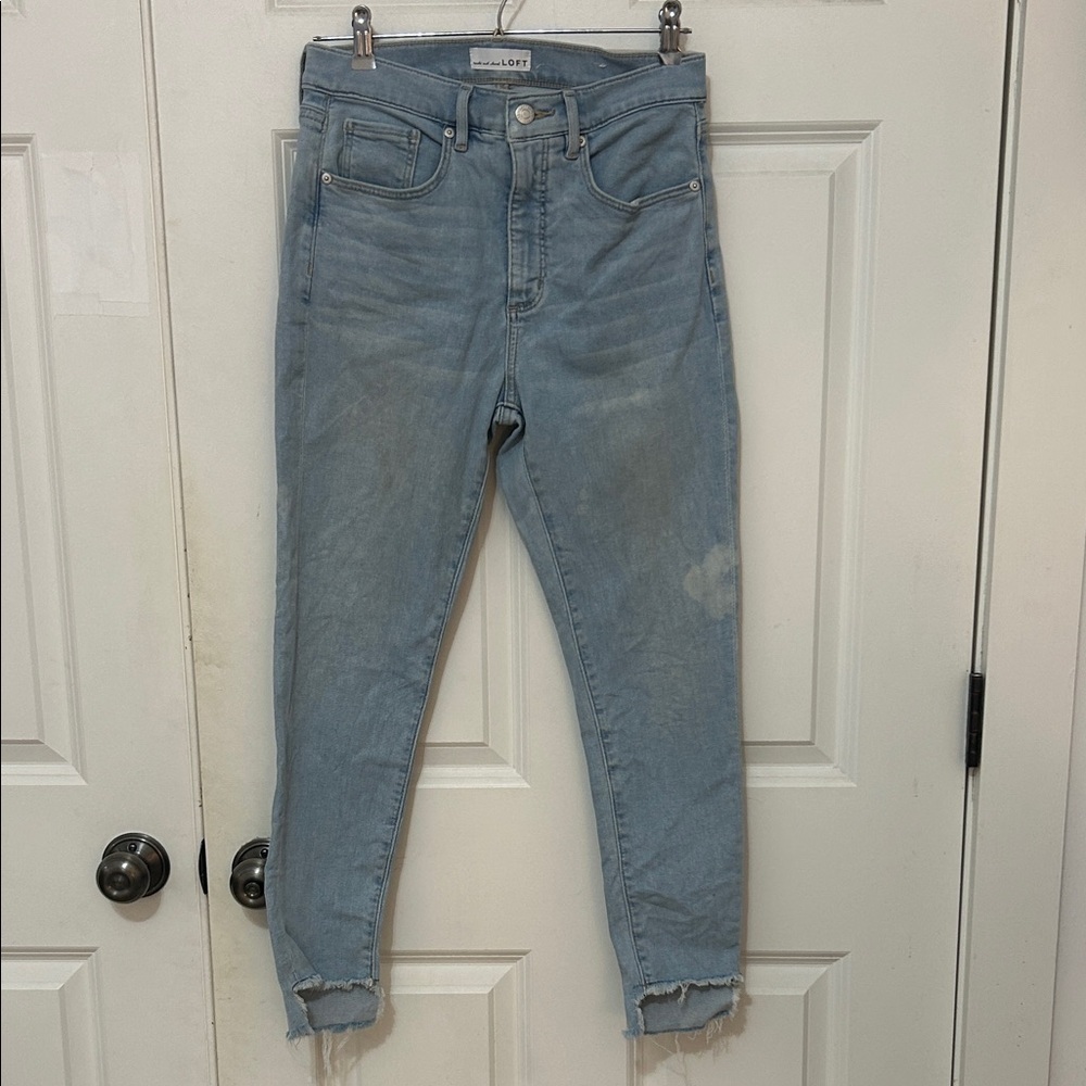 LOFT skinny light wash jeans size 6/28 inseam 26” denim blue jeans